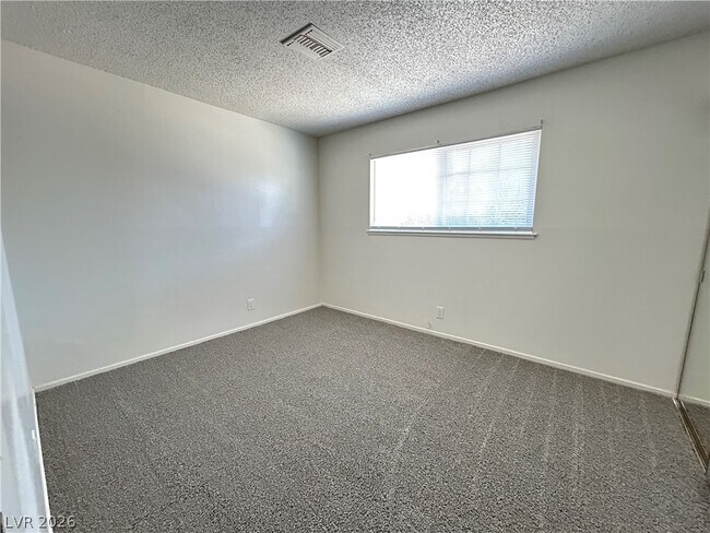 Building Photo - 3979 Avonwood Ave