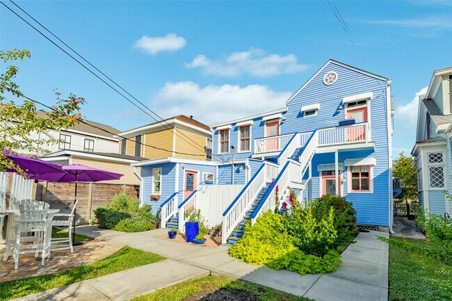 Building Photo - 1211 Winnie St