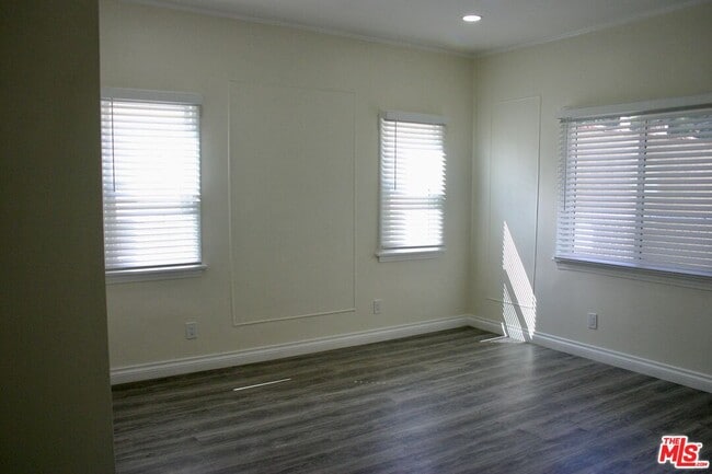 Building Photo - 4265 Garthwaite Ave