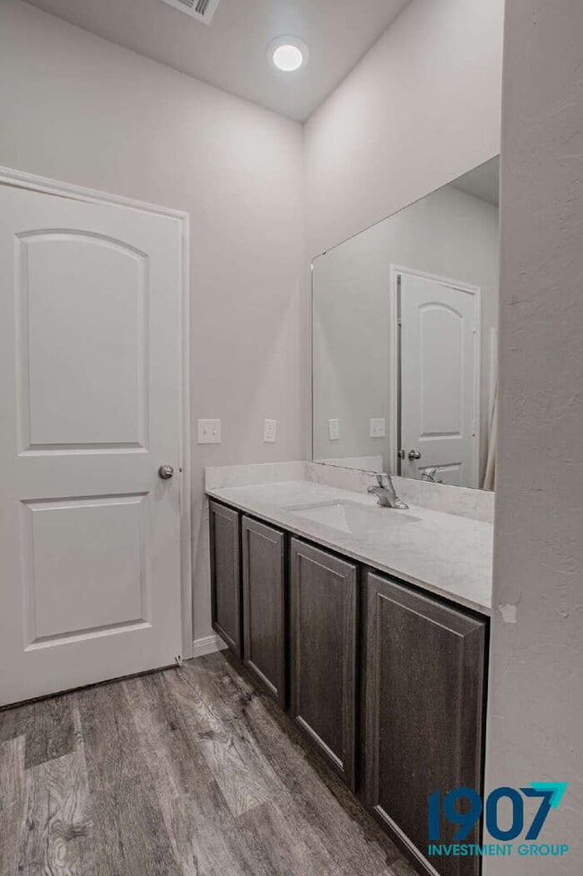 Building Photo - Stunning Modern 3-Bedroom Home in Newcastl...