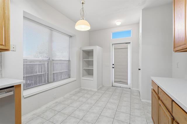 Building Photo - 11186 Still Hollow Dr