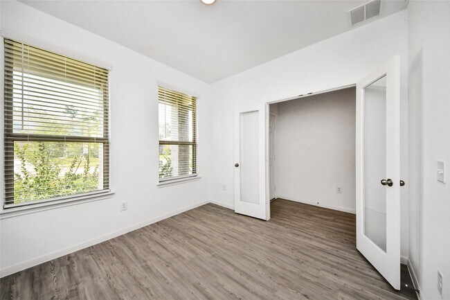Building Photo - 14817 Ash Landing Dr