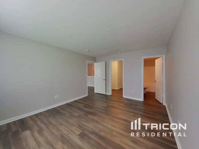Building Photo - 10707 Tedder Lake Dr