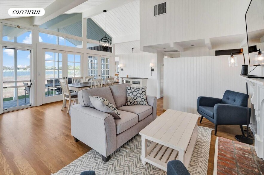 Building Photo - 1 Watersedge Dr