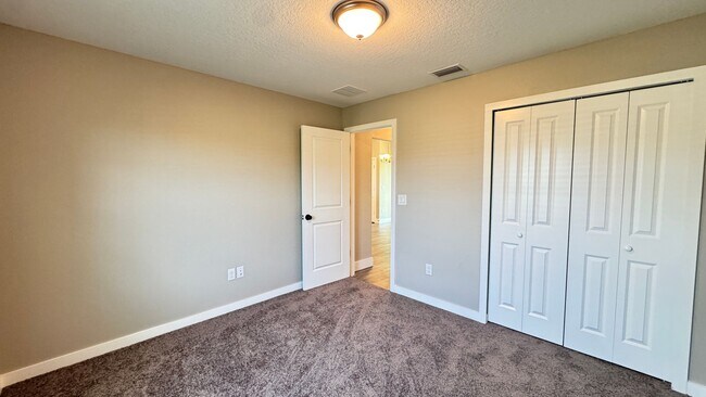 Building Photo - BRAND NEW, STUNNING 3 Bedroom, 2 Bathroom Home in Sebring!!
