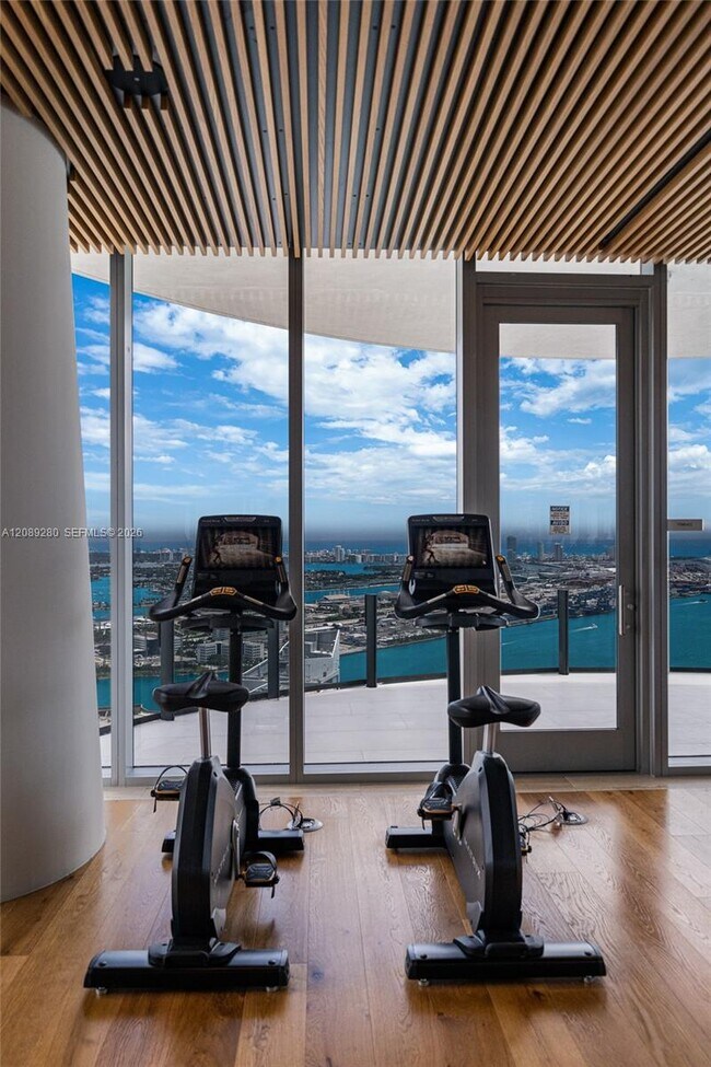 Building Photo - 300 Biscayne Blvd Way