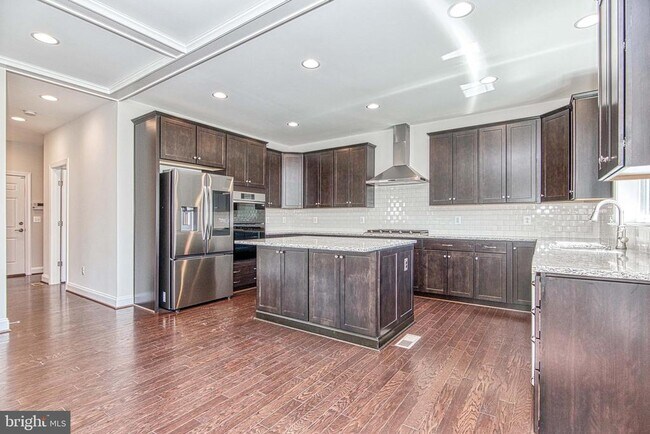 Building Photo - 3100 Greenway Blvd