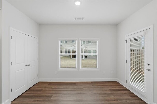 Building Photo - 2206 Chant St