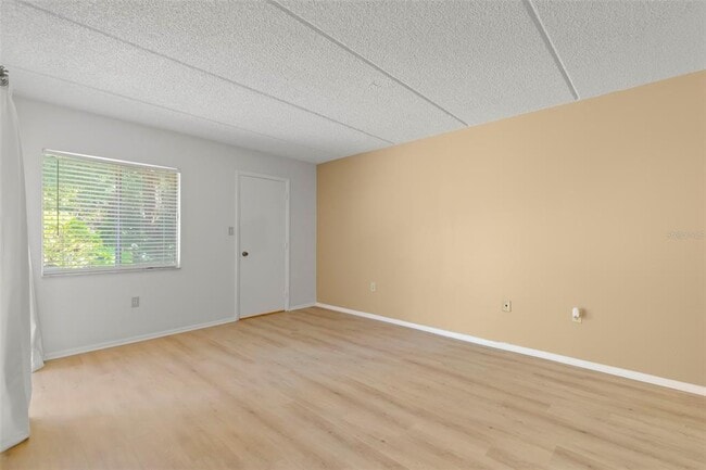 Building Photo - 121 Cypress Ln