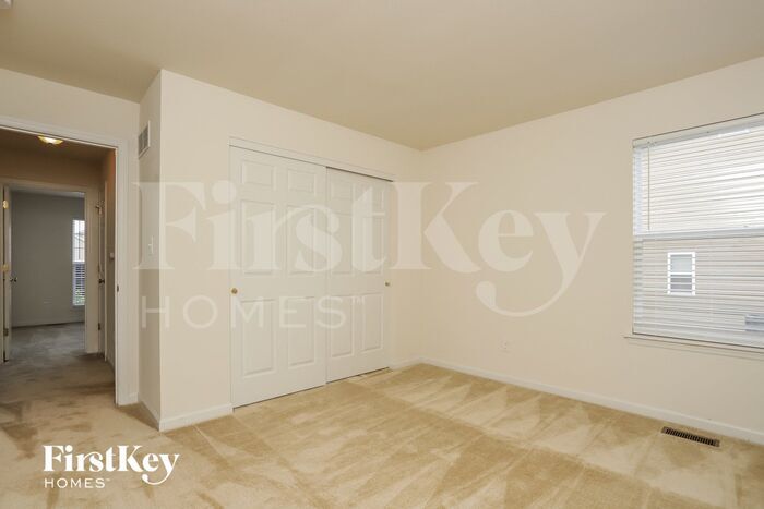 Building Photo - 293 Sonnet Cir