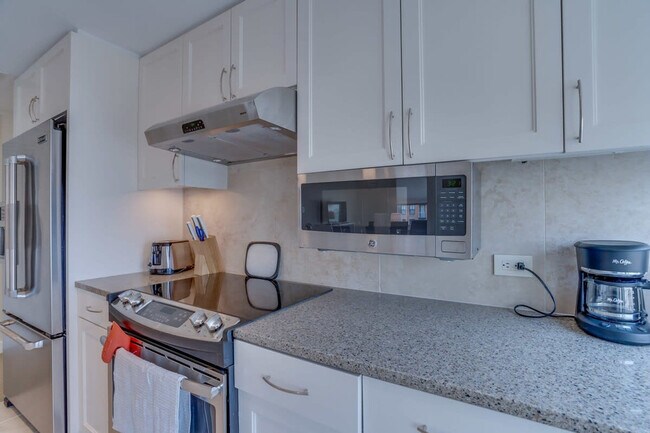 Building Photo - 801 F St NW