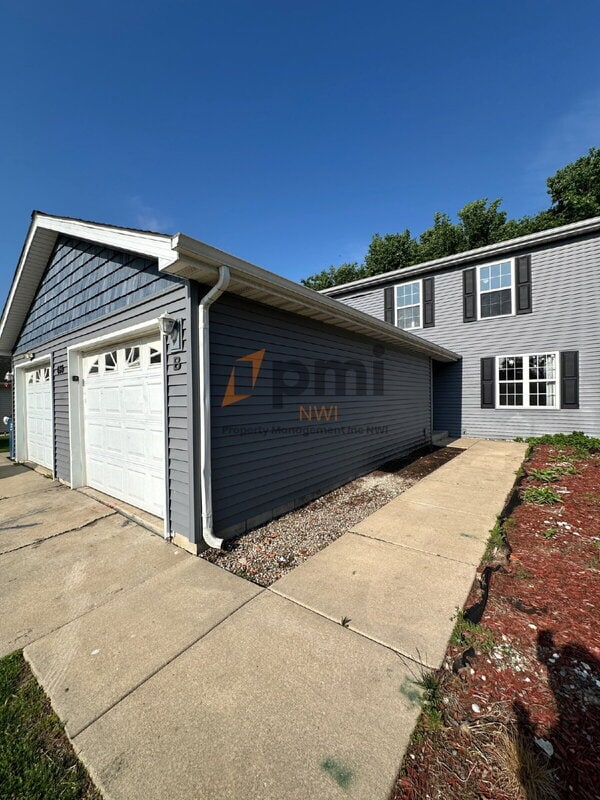 Building Photo - 678 Dearborn Rd