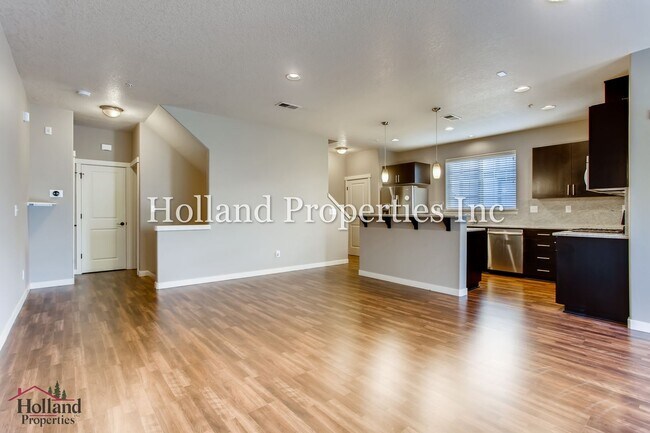 Building Photo - 7903 NE Rockne Way