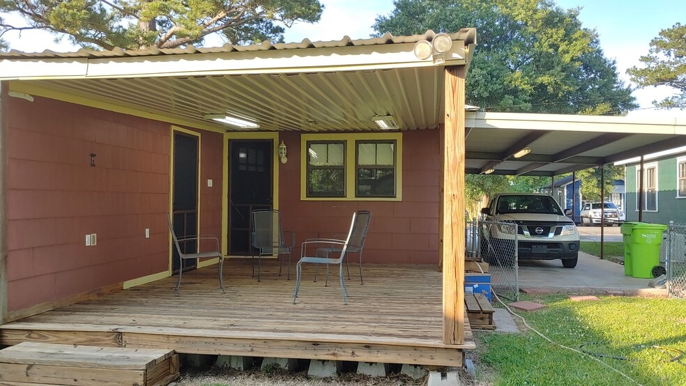 back porch - 708 Vincent St