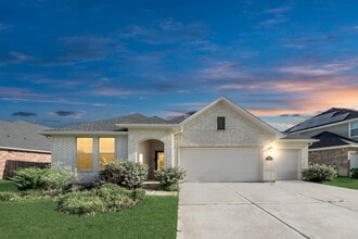 Building Photo - 8034 Royal Palm Dr