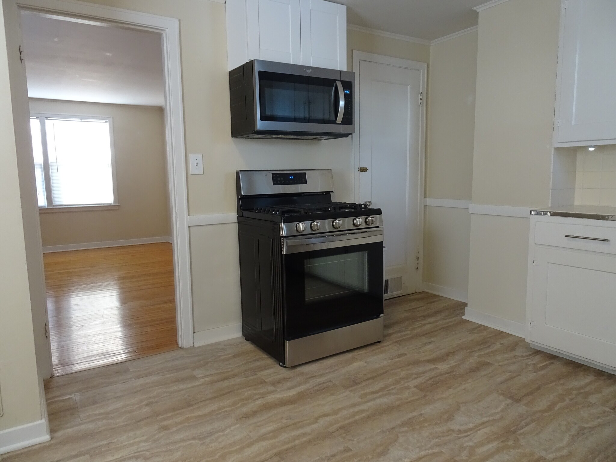 Kitchen - 615 Starin Ave