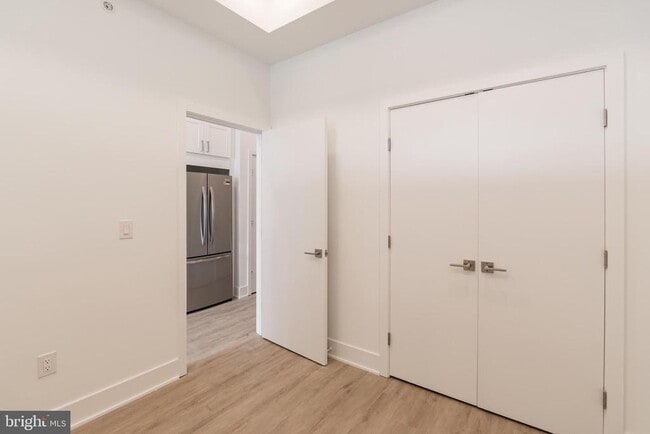 Building Photo - 1622 Point Breeze Ave