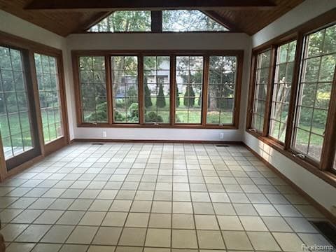 Building Photo - 221 Torrent Ct