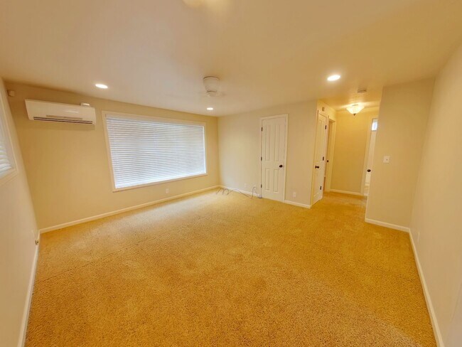 Building Photo - 1407 E 21st Ave