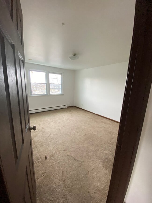 Building Photo - 1627 Woodbine Dr