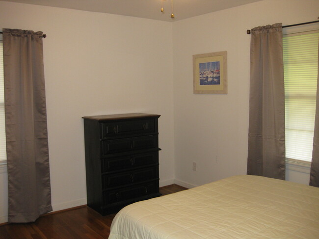 Building Photo - 1136 Hermitage Dr