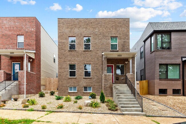 Building Photo - 3323 Vista Ave