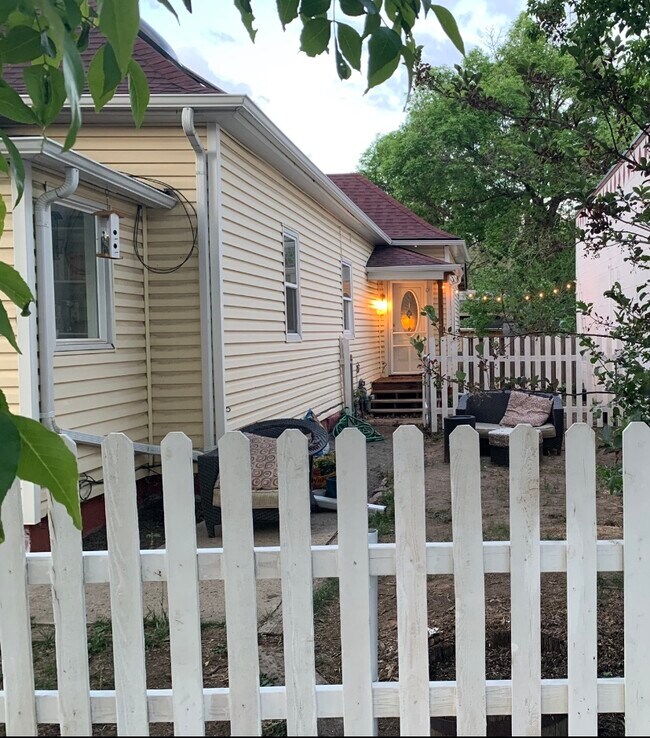 Primary Photo - 115 N Walnut St