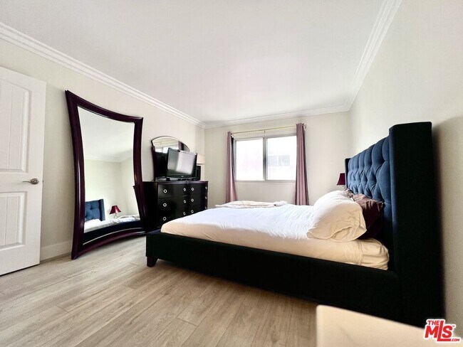 Building Photo - 8358 Manitoba St