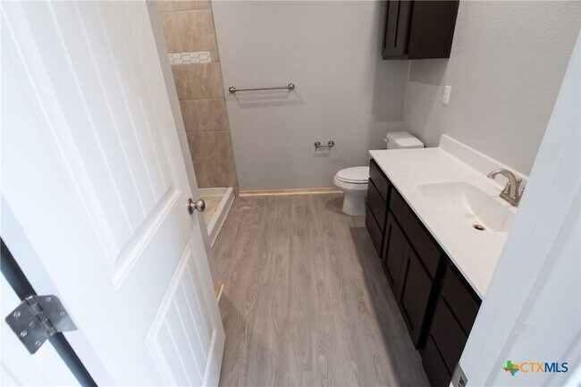 Building Photo - 227 Grn Valley Dr