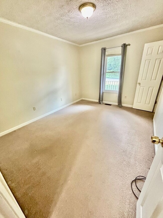 Building Photo - 3 Bedroom Home in Danville!