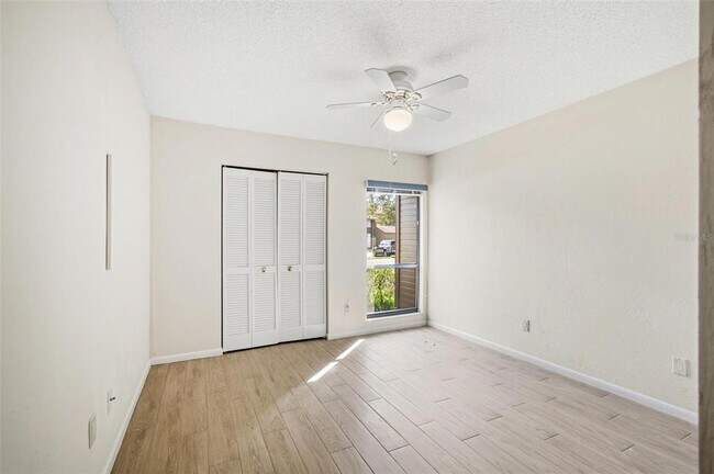 Building Photo - 41 Hembury Ln