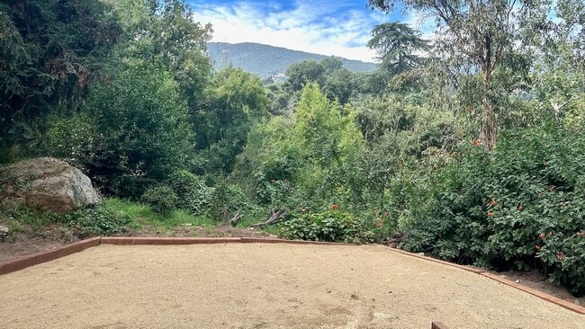 Building Photo - 615 Falls Dr