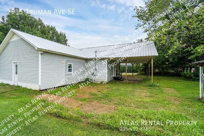 Building Photo - 2915 Truman Ave SE