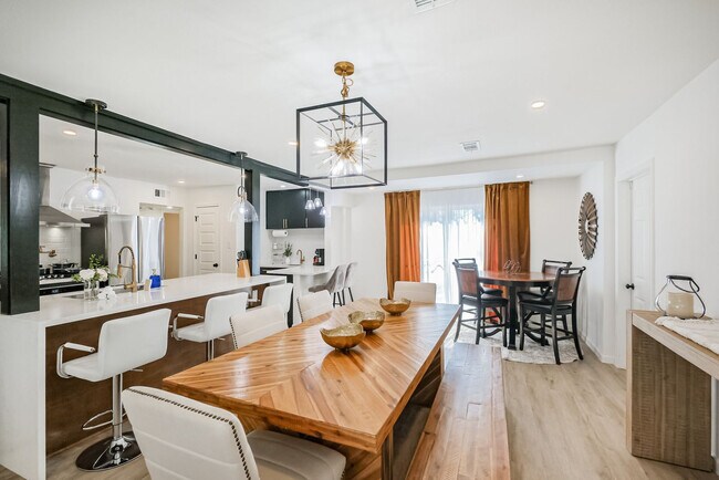 Building Photo - 5021 Libbey Dr