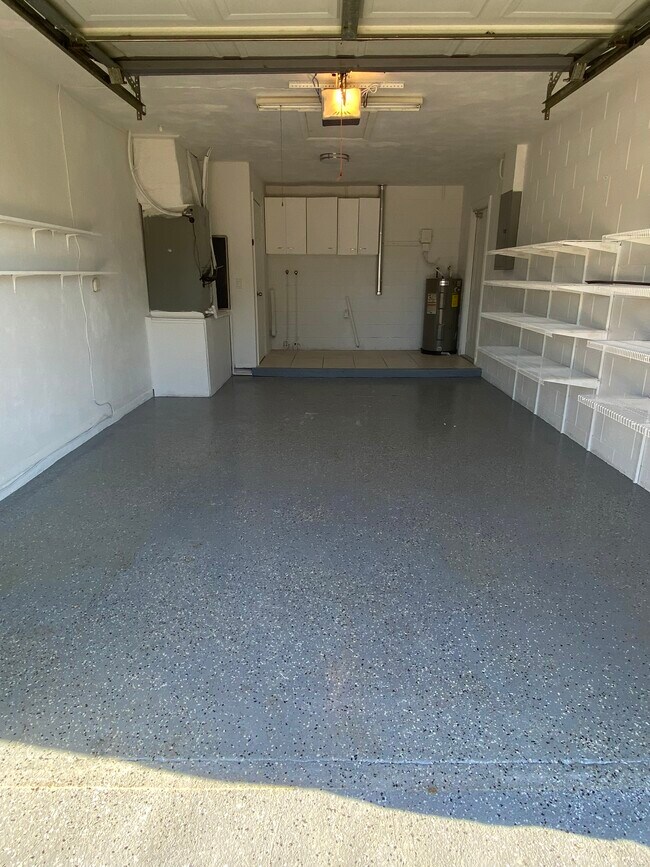 Building Photo - 1010 Alladin Dr