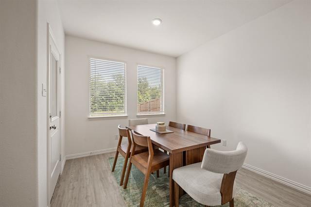 Building Photo - 3200 Willow Ter Ln