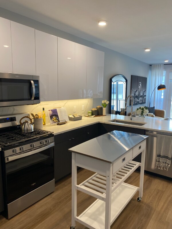 Building Photo - 86 Midtown Bridge St