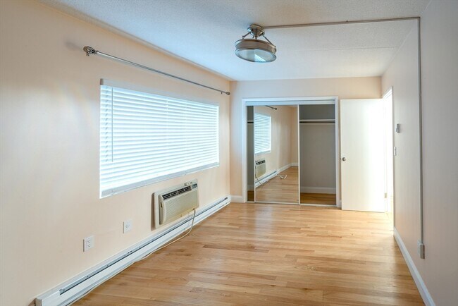 Building Photo - 28 Faxon St