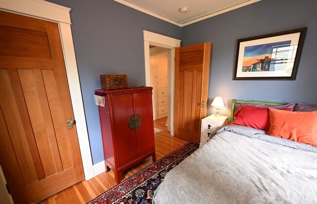 Building Photo - 3bd/2ba Seattle Home