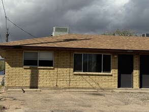 Building Photo - 3045 Western Ave