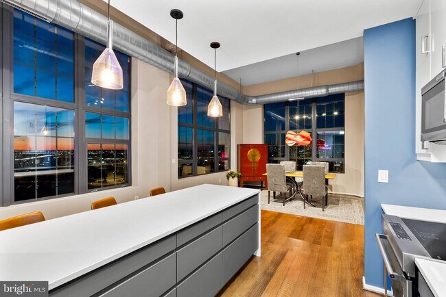 Building Photo - 1200 Steuart St