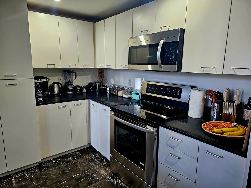 Building Photo - 1111 W University Dr