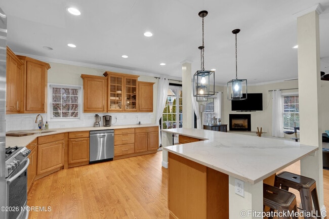 Building Photo - 331 Richmond Ave