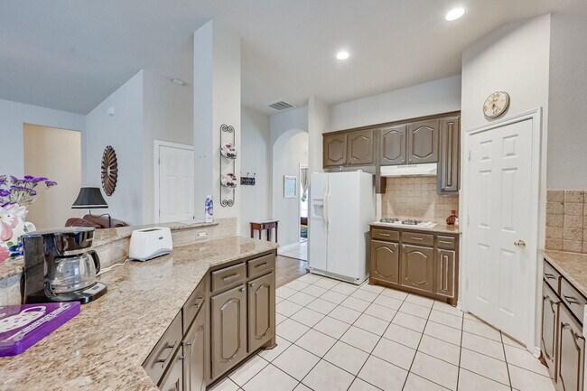 Building Photo - 1705 Fairfax Dr