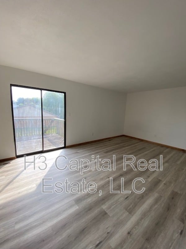 Building Photo - 620 Ganim Dr