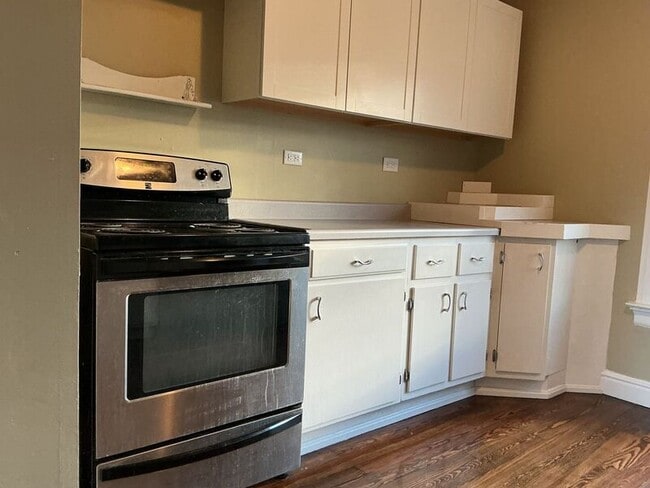 Building Photo - 2889 Markbreit Ave