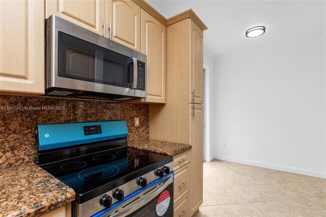 Building Photo - 1430 NW 154th Ln