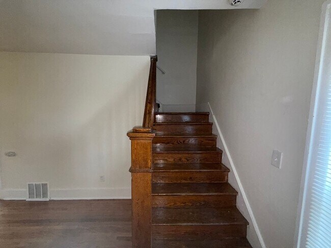 Building Photo - Open House Schedule Mon 9.1.25 @ 12:00pm, ...