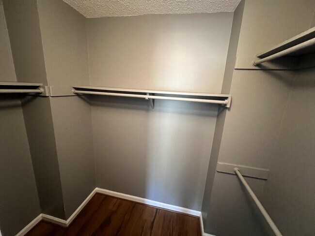 Building Photo - 4500 S Four Mile Run Dr