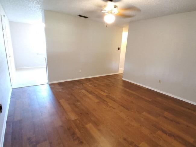 Building Photo - 3118 Leanne St